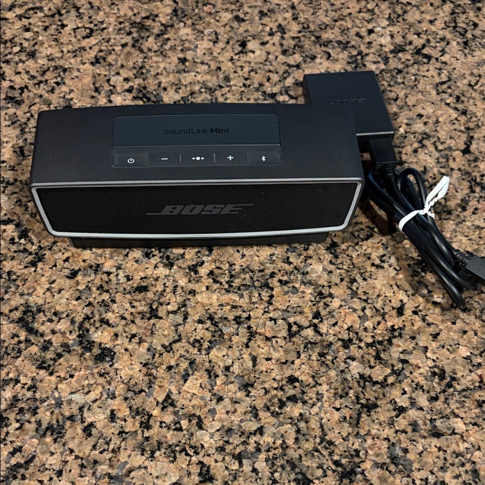 Bose SoundLink Mini in Black and Gray